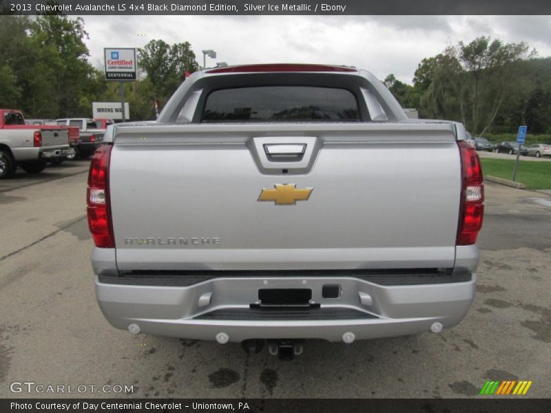 Silver Ice Metallic / Ebony 2013 Chevrolet Avalanche LS 4x4 Black Diamond Edition