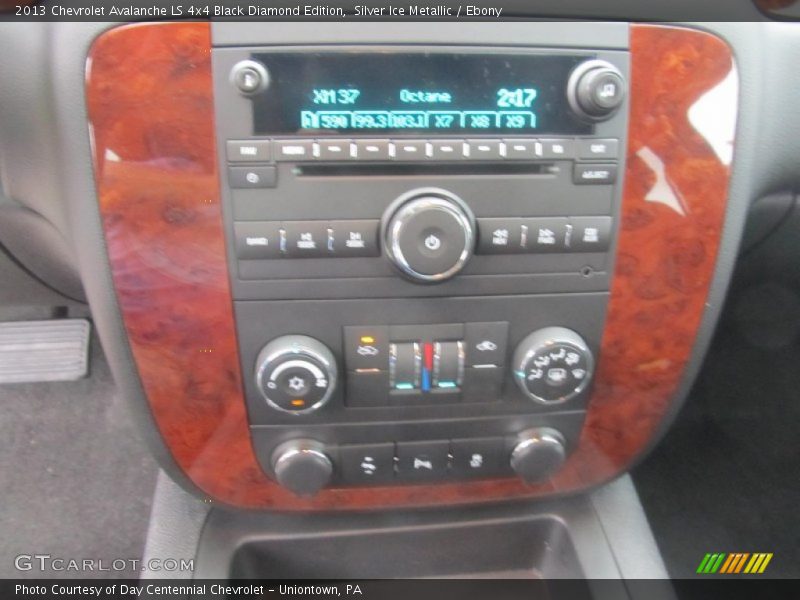 Silver Ice Metallic / Ebony 2013 Chevrolet Avalanche LS 4x4 Black Diamond Edition