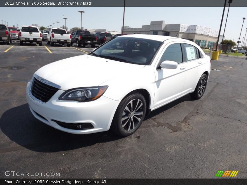 Bright White / Black 2013 Chrysler 200 S Sedan