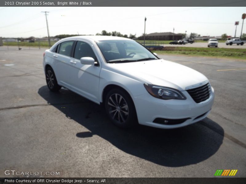 Bright White / Black 2013 Chrysler 200 S Sedan
