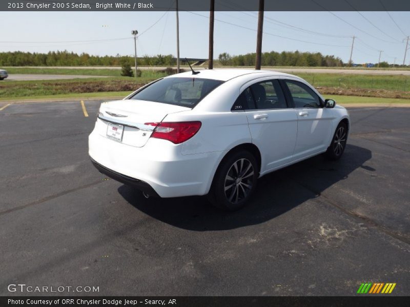 Bright White / Black 2013 Chrysler 200 S Sedan