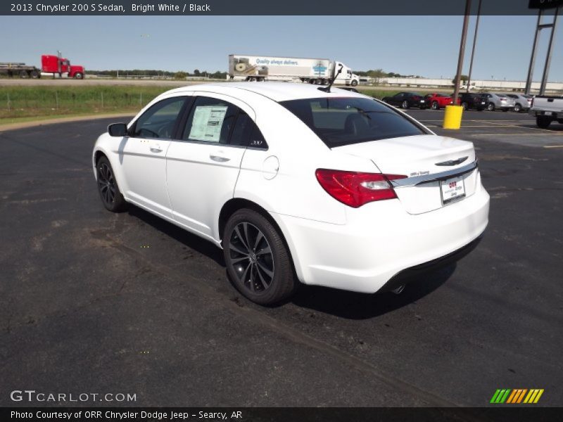 Bright White / Black 2013 Chrysler 200 S Sedan