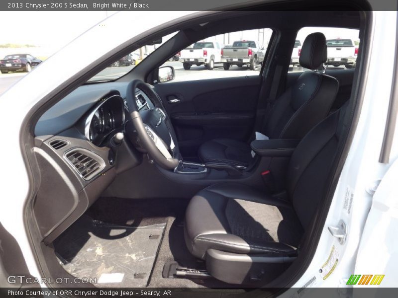 Bright White / Black 2013 Chrysler 200 S Sedan