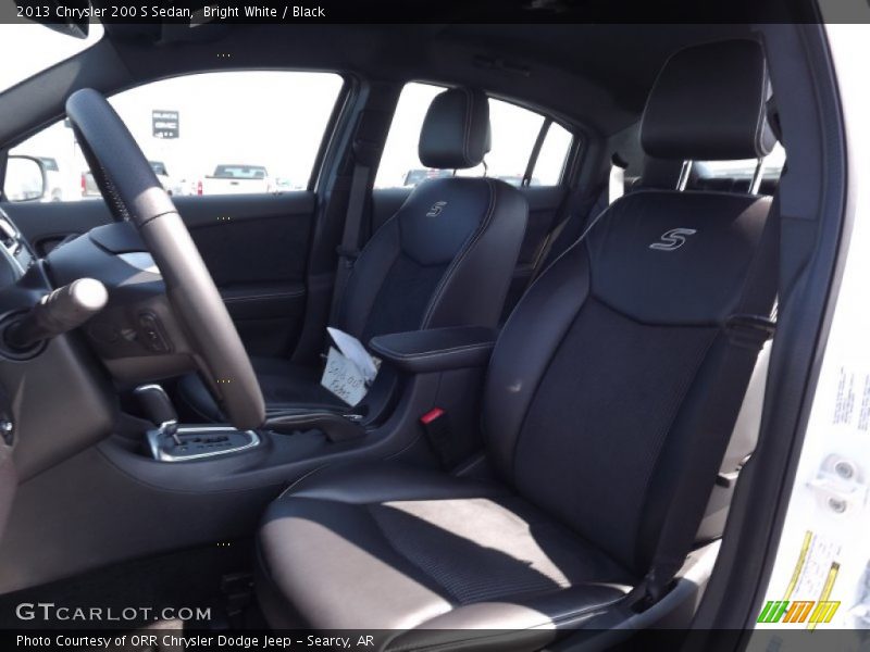 Bright White / Black 2013 Chrysler 200 S Sedan