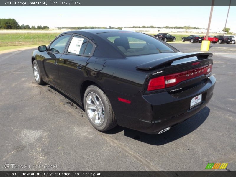 Pitch Black / Black 2013 Dodge Charger SE