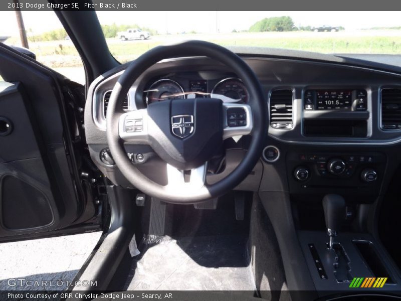 Pitch Black / Black 2013 Dodge Charger SE