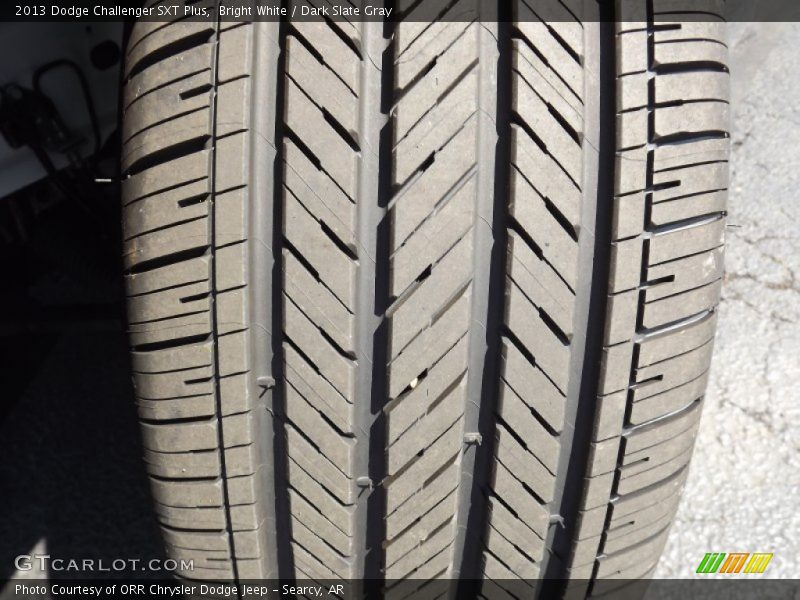 Bright White / Dark Slate Gray 2013 Dodge Challenger SXT Plus