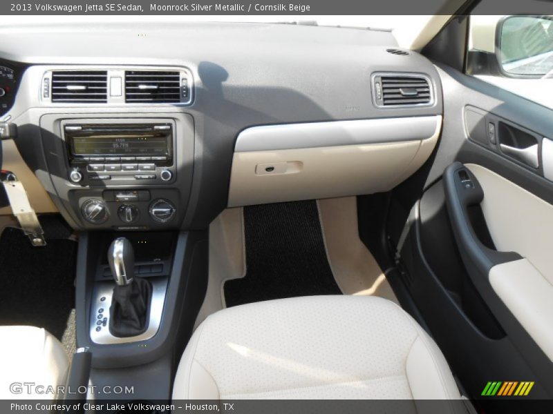Moonrock Silver Metallic / Cornsilk Beige 2013 Volkswagen Jetta SE Sedan