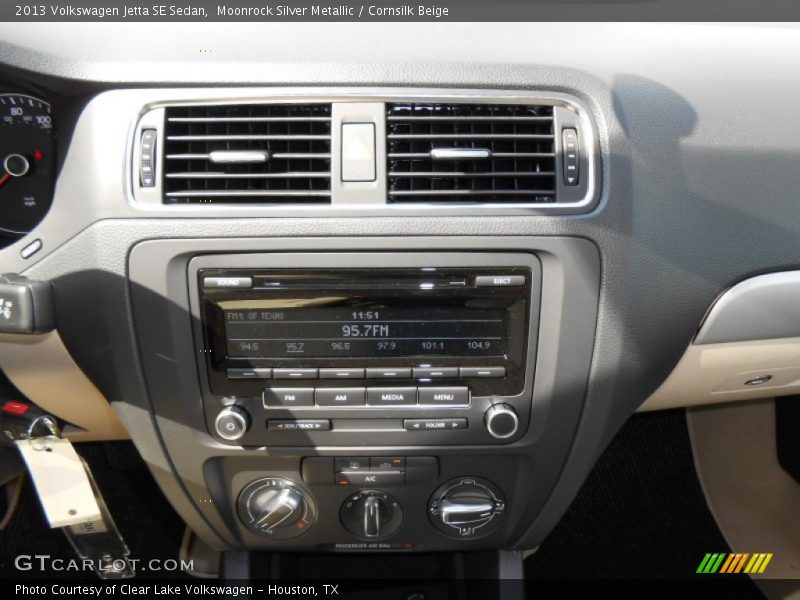 Moonrock Silver Metallic / Cornsilk Beige 2013 Volkswagen Jetta SE Sedan