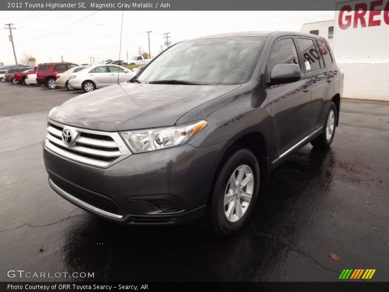 Magnetic Gray Metallic / Ash 2012 Toyota Highlander SE