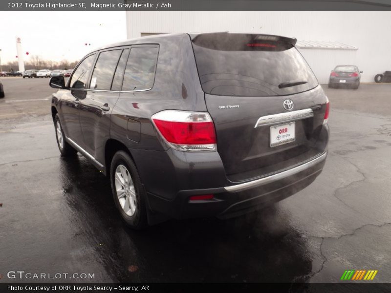 Magnetic Gray Metallic / Ash 2012 Toyota Highlander SE