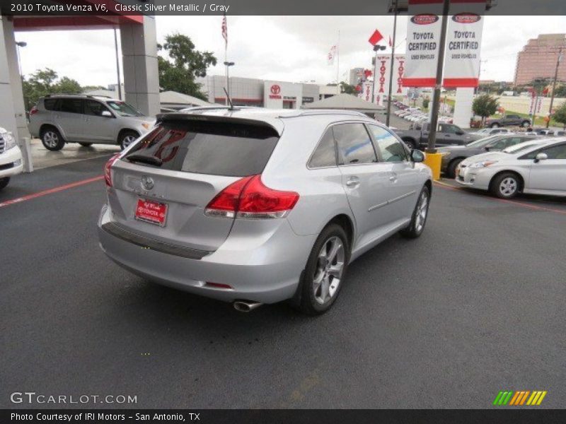 Classic Silver Metallic / Gray 2010 Toyota Venza V6