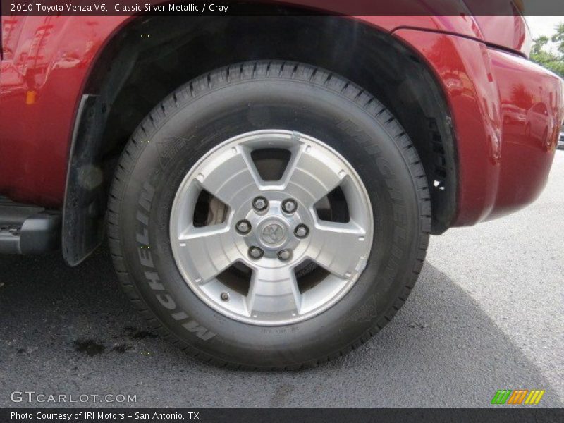 Classic Silver Metallic / Gray 2010 Toyota Venza V6
