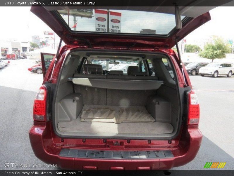Classic Silver Metallic / Gray 2010 Toyota Venza V6