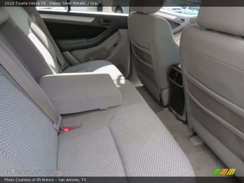 Classic Silver Metallic / Gray 2010 Toyota Venza V6