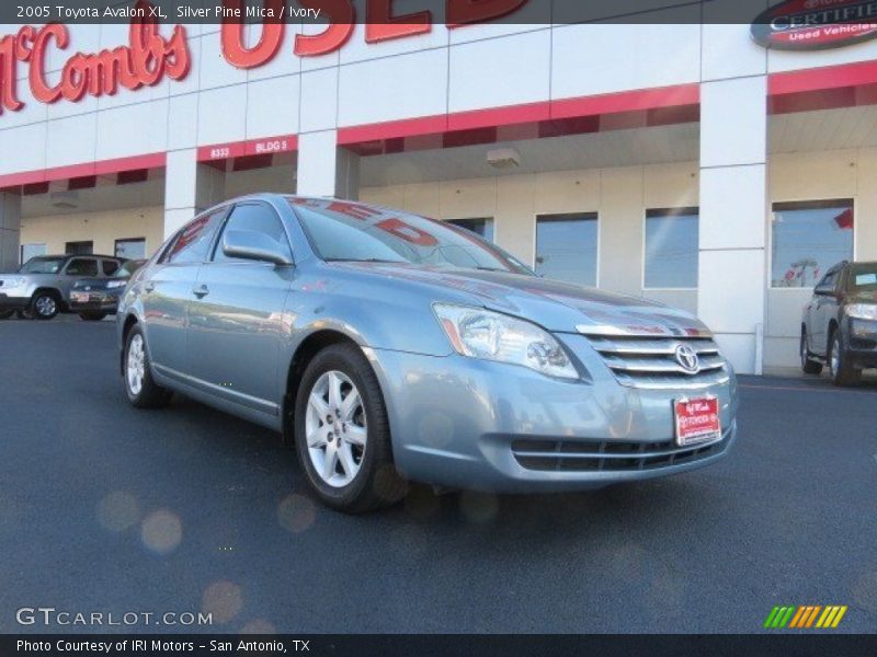 Silver Pine Mica / Ivory 2005 Toyota Avalon XL