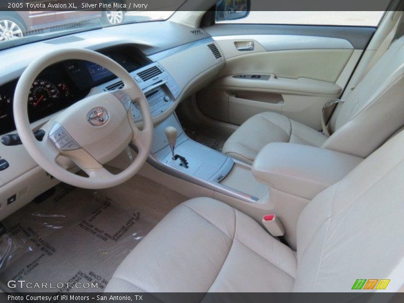 Silver Pine Mica / Ivory 2005 Toyota Avalon XL