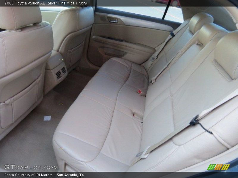 Silver Pine Mica / Ivory 2005 Toyota Avalon XL