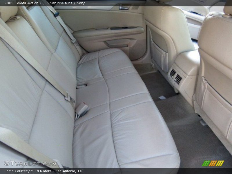 Silver Pine Mica / Ivory 2005 Toyota Avalon XL