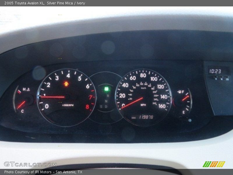 Silver Pine Mica / Ivory 2005 Toyota Avalon XL