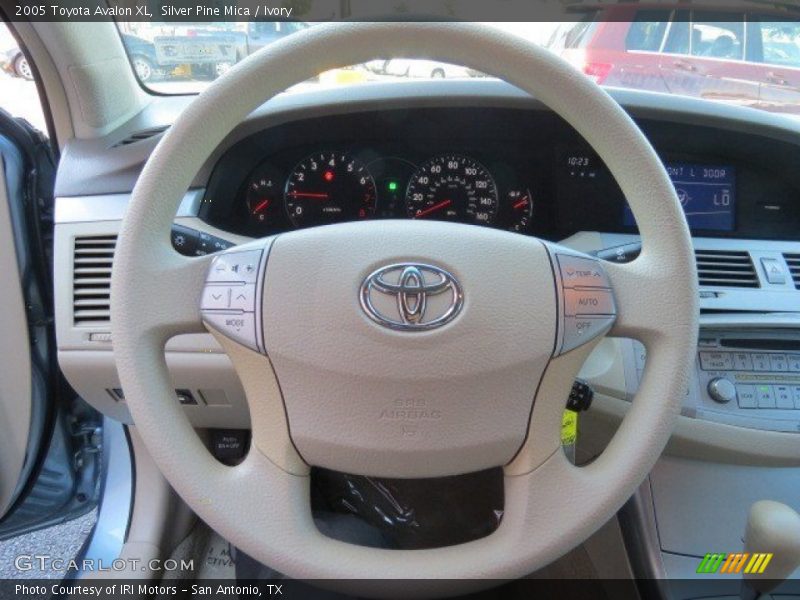 Silver Pine Mica / Ivory 2005 Toyota Avalon XL