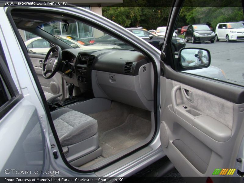 Silver / Gray 2006 Kia Sorento LX