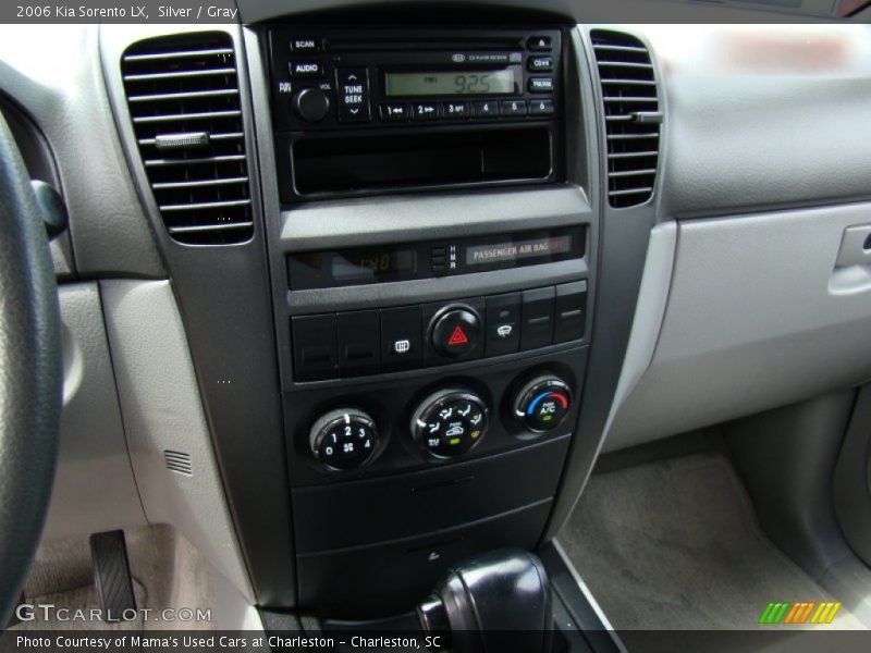 Silver / Gray 2006 Kia Sorento LX