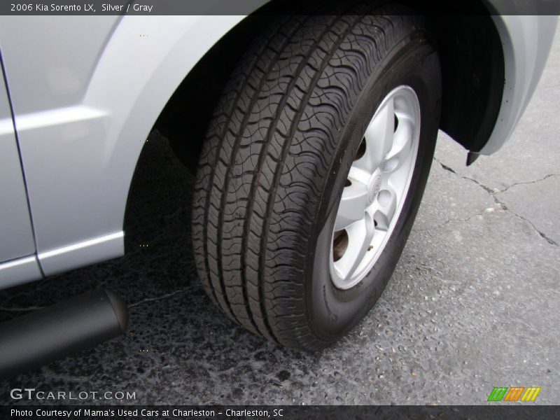 Silver / Gray 2006 Kia Sorento LX