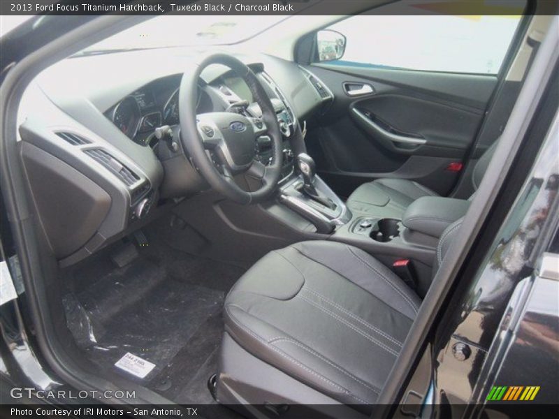 Tuxedo Black / Charcoal Black 2013 Ford Focus Titanium Hatchback