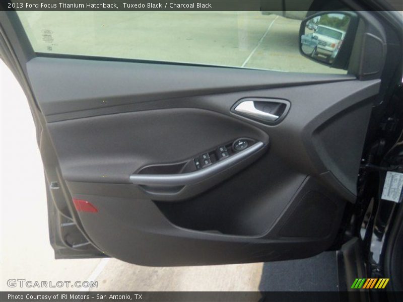 Tuxedo Black / Charcoal Black 2013 Ford Focus Titanium Hatchback