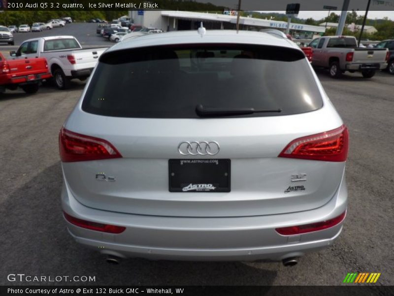 Ice Silver Metallic / Black 2010 Audi Q5 3.2 quattro
