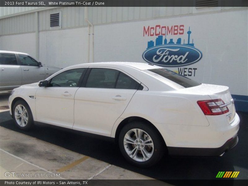 White Platinum Tri-Coat / Dune 2013 Ford Taurus SEL