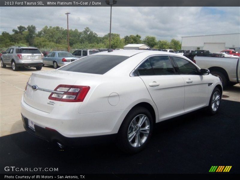 White Platinum Tri-Coat / Dune 2013 Ford Taurus SEL