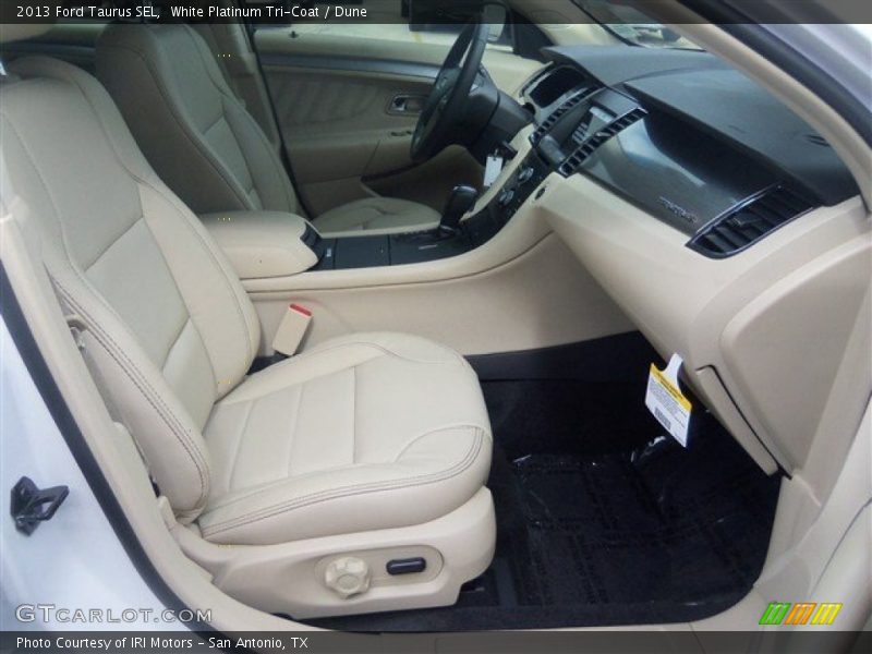 White Platinum Tri-Coat / Dune 2013 Ford Taurus SEL