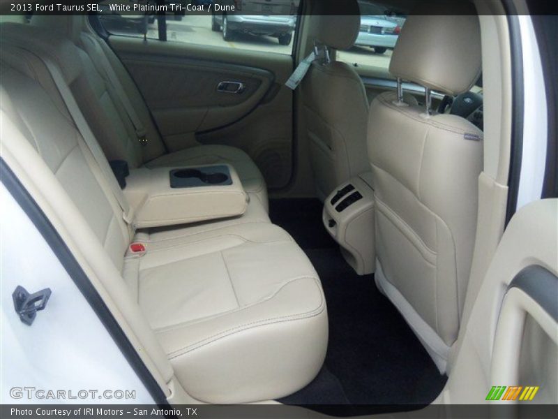 White Platinum Tri-Coat / Dune 2013 Ford Taurus SEL