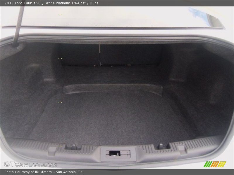White Platinum Tri-Coat / Dune 2013 Ford Taurus SEL