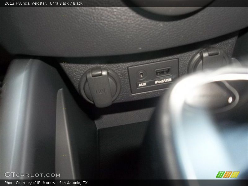 Ultra Black / Black 2013 Hyundai Veloster