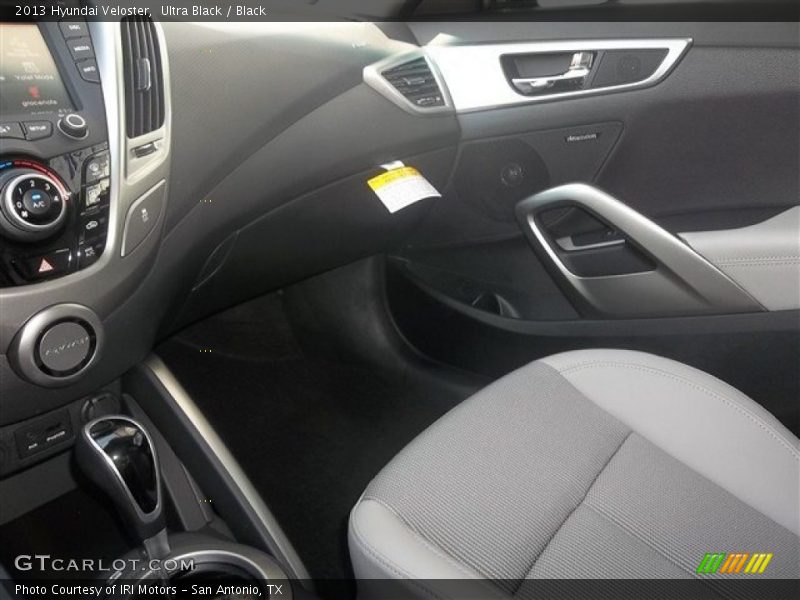Ultra Black / Black 2013 Hyundai Veloster