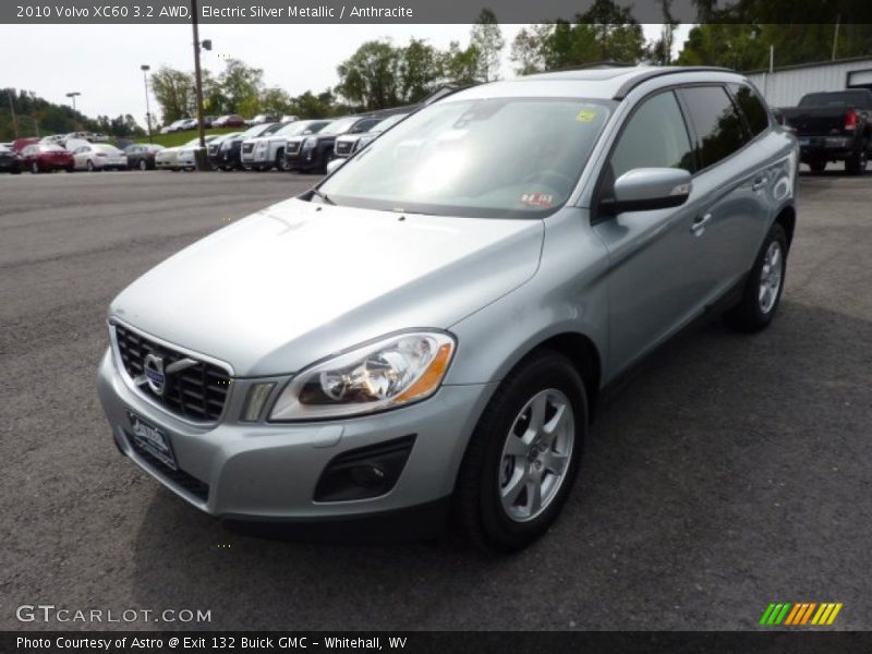 Front 3/4 View of 2010 XC60 3.2 AWD