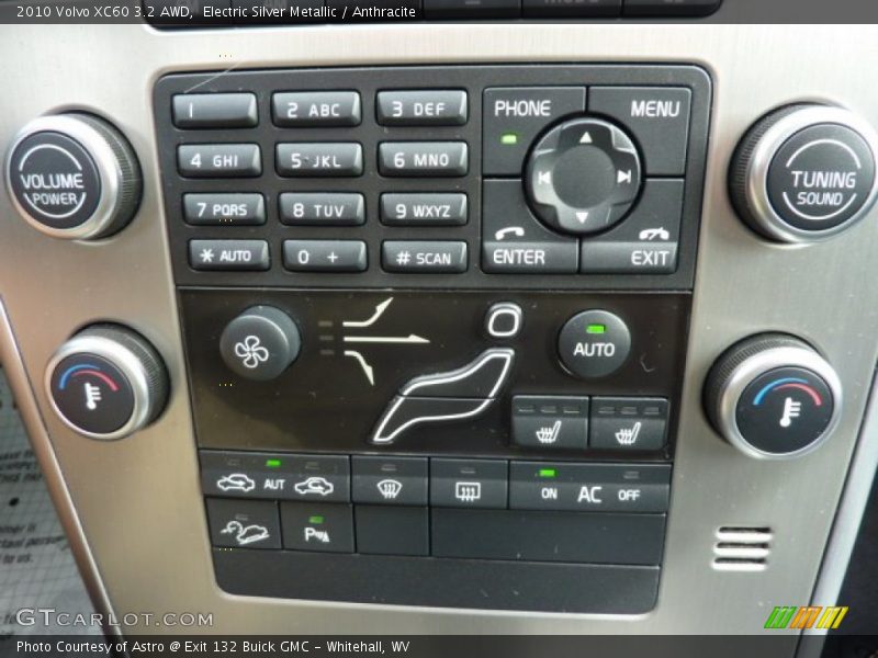 Controls of 2010 XC60 3.2 AWD