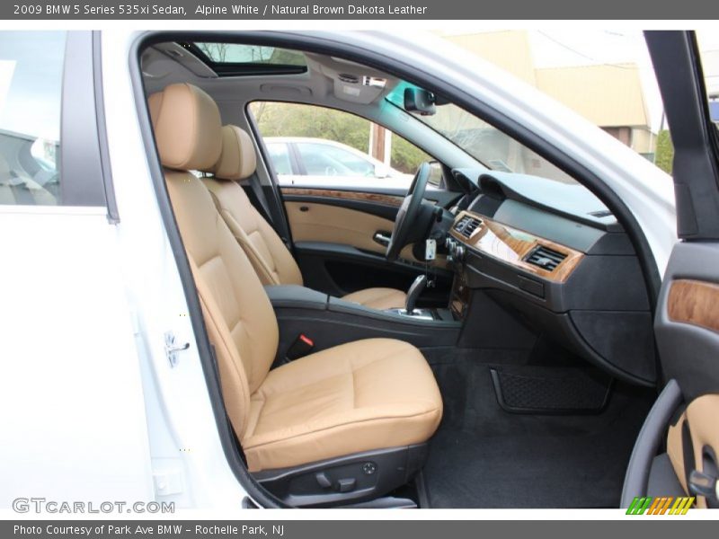 Alpine White / Natural Brown Dakota Leather 2009 BMW 5 Series 535xi Sedan