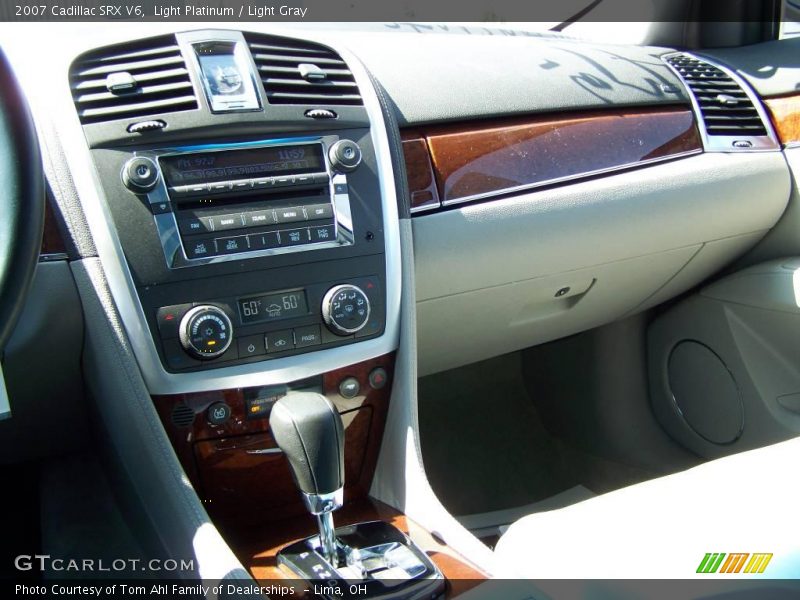 Light Platinum / Light Gray 2007 Cadillac SRX V6