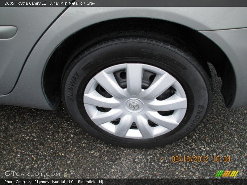 Lunar Mist Metallic / Gray 2005 Toyota Camry LE