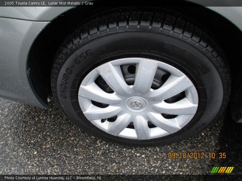 Lunar Mist Metallic / Gray 2005 Toyota Camry LE