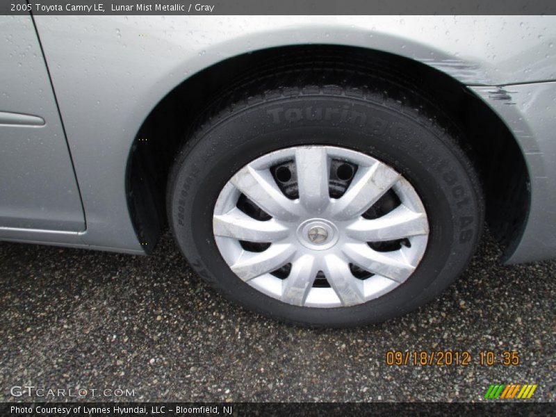 Lunar Mist Metallic / Gray 2005 Toyota Camry LE