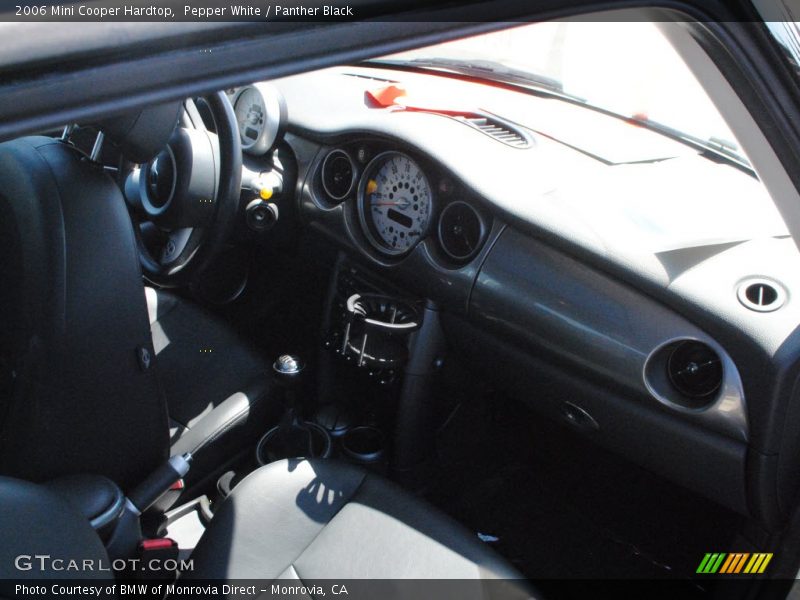 Pepper White / Panther Black 2006 Mini Cooper Hardtop