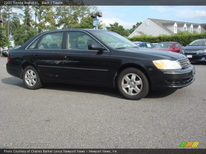 Black / Taupe 2003 Toyota Avalon XL