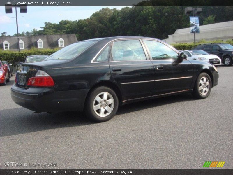 Black / Taupe 2003 Toyota Avalon XL