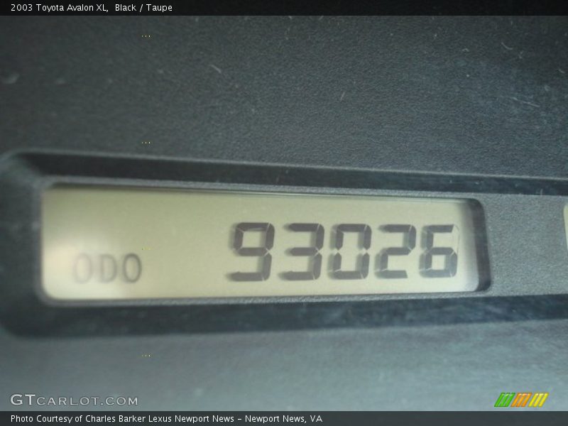 Black / Taupe 2003 Toyota Avalon XL