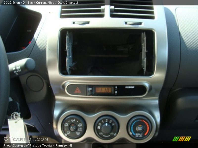 Controls of 2012 xD 